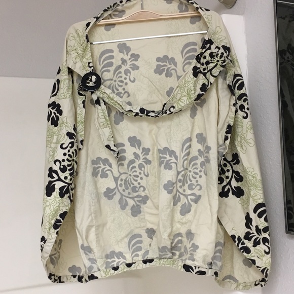 ❌SOLD❌ 🤱🏽 Nursing Cover - Picture 2 of 4